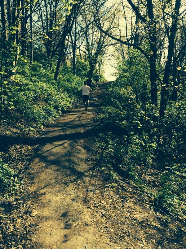 KevinWalkerPT's tweet photo. Absolutely crippled off hill sprints for some clients today. Now that's a naughty hill! @ModelHealthUK #shredded http://t.co/b1RE0eqxlR