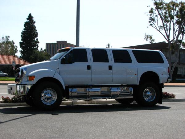 dclimo_network's tweet image. The Ford F-650 - Size meets authority and luxury