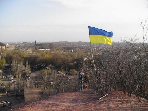Жители Донецка встали на защиту флага Украины - Цензор.НЕТ 2022