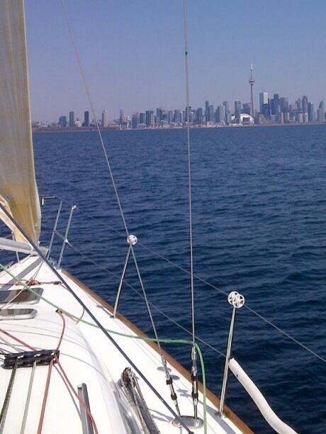 mrjamiekeating's tweet photo. Lovely early season lake shot aboard Maggie Kelly! (Thx for the PicNic!) http://t.co/HkgObFonI6