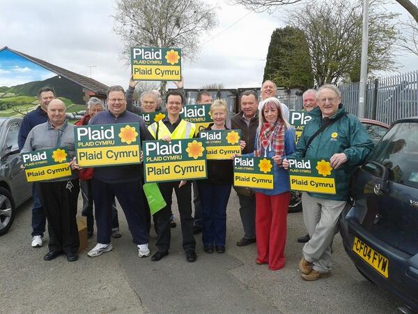Many thanks to the Plaid team delivering leaflets for Blackwood By-Election on 24th April 2014.  Thanks everyone.