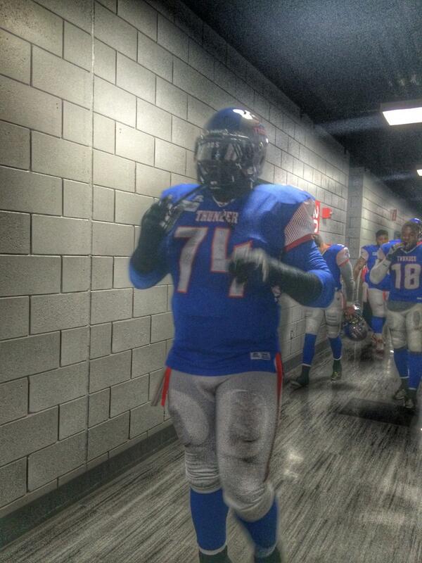 TheNewAthlete's tweet image. @pdxthunder one of the bigs. #dawg #largehuman #pdxboom