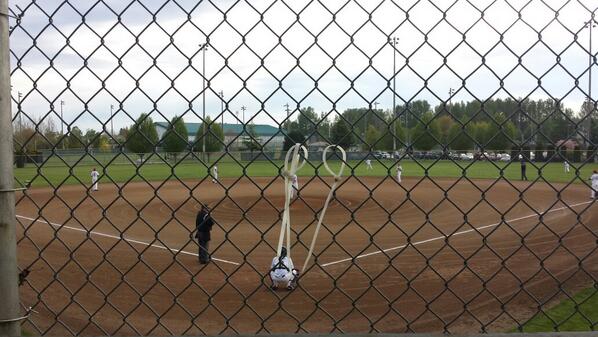 brody_leach's tweet photo. @Kent_Bulldogs PLAY BALL!!! http://t.co/JBSglnECFG