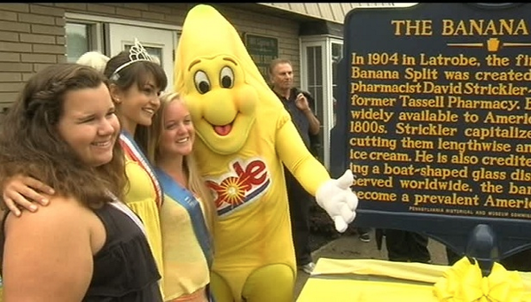 SocialMediaDIY's tweet image. I love this! @hollybushbooks is from Latrobe, home of the banana split. buff.ly/1ml1GPd #everythinghasahome