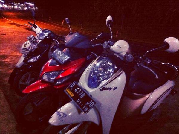 Niat ngopi ganteng eh riding ke wates pft pake boxer doang pula #hariboxersedunia #notsafety #corneringasfuck