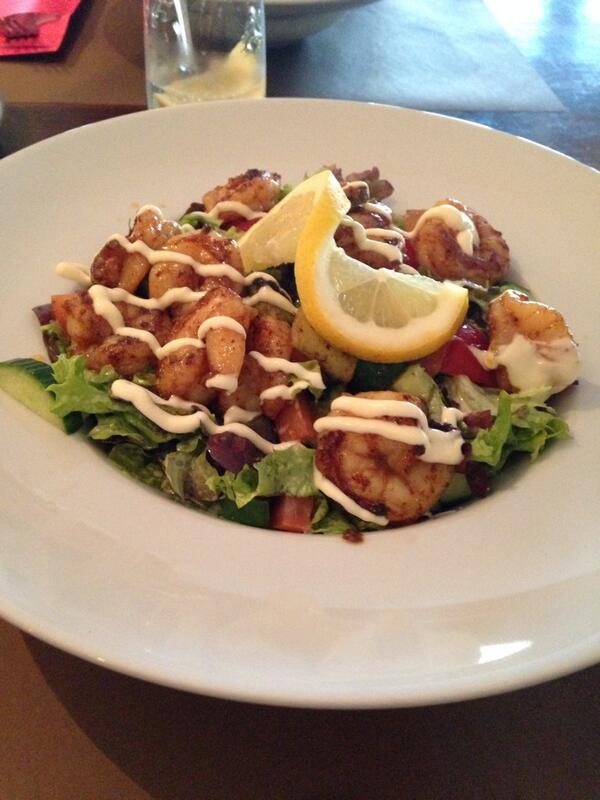 Eerst lekker eten <a href="/DeEetkamerGieth/">Eetkamer v Giethoorn</a> met <a href="/EdmonV/">Edmon Vrielink</a> <a href="/mr_RixX/">Richard Lok</a> voordat we gaan bouwen #kabaal