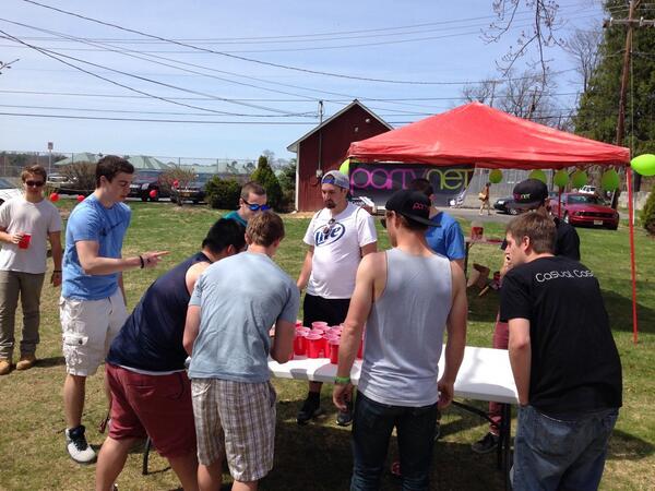 LionPartyNet's tweet photo. GAMES ON GAMES OF GAMES!!!! #partynet #daylong #drinkinggamesfordays http://t.co/qUtDiQqp0x