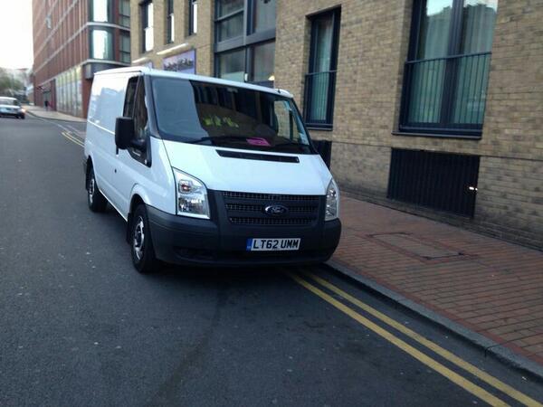 BigGayDayYay's tweet photo. @bhamcitycouncil Birmingham 'civil enforcement officers' park on double yellows to issue tickets... @bccnewsroom http://t.co/43dPxjVdq4