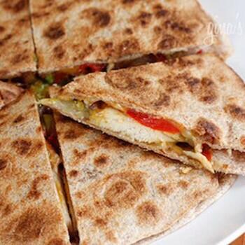 SecretMenuItem's tweet image. Chick-Fil-A has kept this a secret. Available in limited locations for only around 3.99. #Quesadilla #SMI