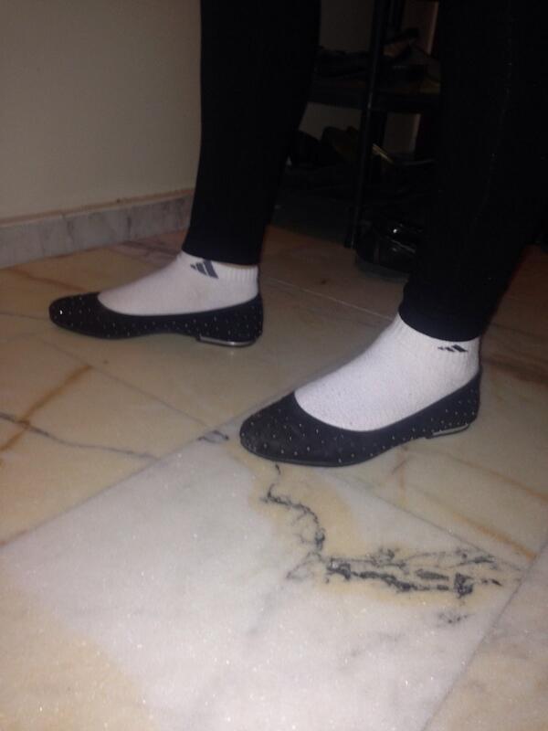 iyikizim's tweet photo. Babetin üstüne adidas çorap giymese İYİ KIZ ASLINDA. http://t.co/mkN8VYrpyX