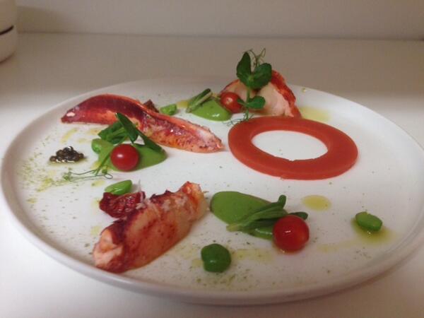 agnhermitage's tweet photo. het kreeftenseizoen is weer begonnen, 
@chefsupdate, mooie doperwtjes @VanGelderNL http://t.co/zqcYiThsl2
