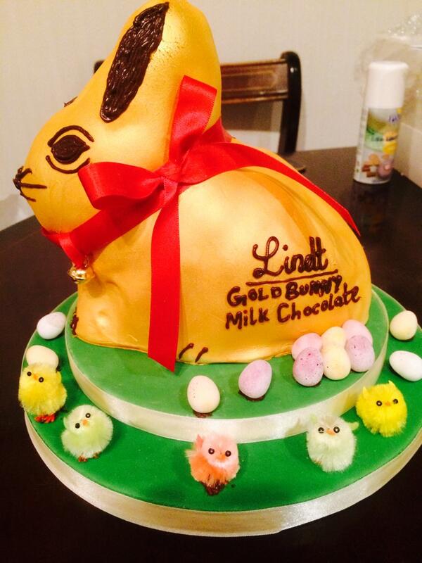 cloudnumbercake's tweet image. Lindt Gold Easter Bunny cake I've made ! Happy Easter ! @Duff_Goldman