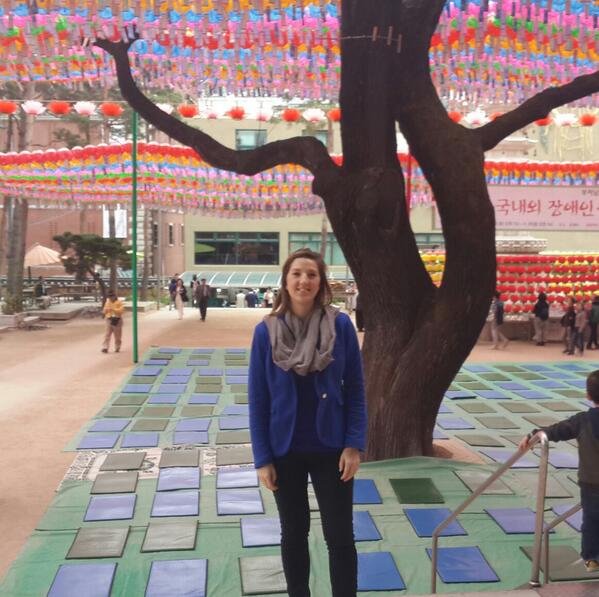 candie724's tweet photo. Got to experience the Jogyesa Temple in Insadong yesterday,all the colorful flags marks the days before Budhas Bday http://t.co/6fvunMgfFY