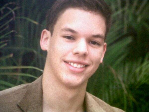 Fernando Cazorla Desaparecio en Altamira pasaloooooo.. Su familia angustiada lo busca. Dar RT RT RT