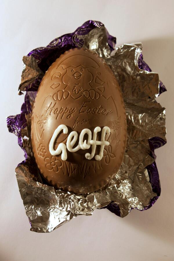 TheGeoffProject's tweet image. Happy Easter #thegeoffproject #geoff #HappyEaster #Easter #egg #ChocolateEaster #chocolate 365 days of Geoff No.57