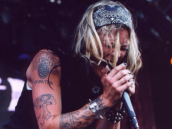 Jevr518's tweet photo. Head banging the fuck out to #Otep #headofmedusa fucken shit balls what a song !!! #otepismyhomegirl http://t.co/0Oc21fH08S
