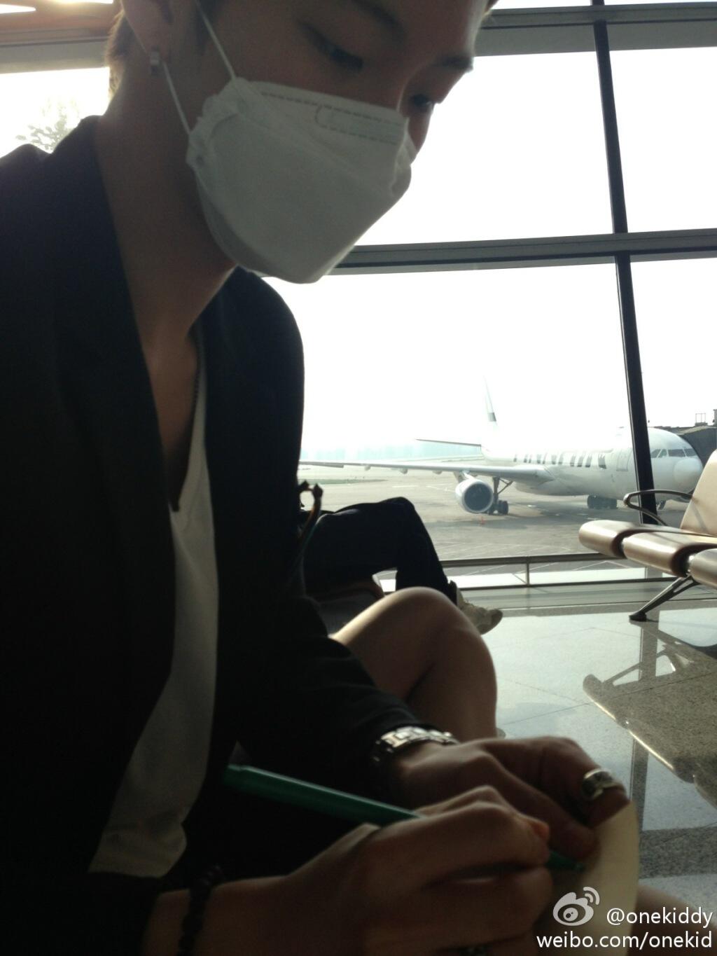 BlpV00sCIAAMIB5.jpg:large