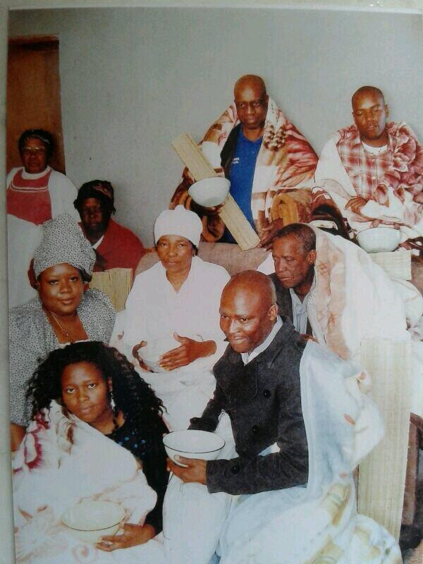 monyake40's tweet image. 