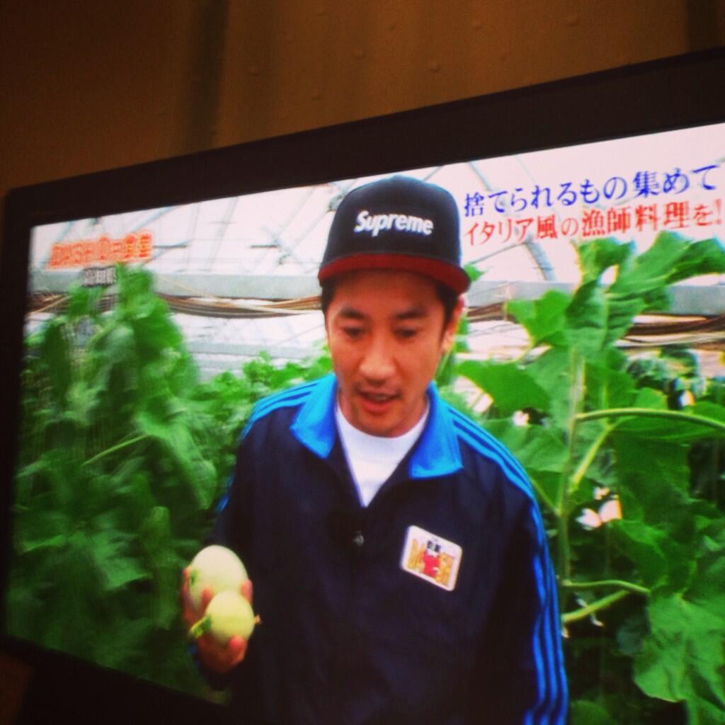 じゅんきパパldh最高 Tokio国分太一シュプのキャップ被ってますねぇ Supreme Street Japan Today Tv Fashion Tokio ジャニーズ 国分太一 シュプリーム Http T Co Yhgedpgzkw Twitter