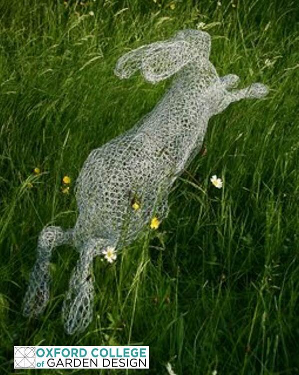 CathyMorriscey's tweet image. “@Outside_Design: bit.ly/p9N08T @Outside_Design http://t.co/PzultN0rxi”
Whimsical hare is poised for a quick escape. #wiresculpture