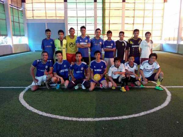 CISCsintang's tweet photo. fun futsal tadi sore, insyAllah qt turun 2tim utk turnamen BankKalbar nti http://t.co/GwIxrEukk7