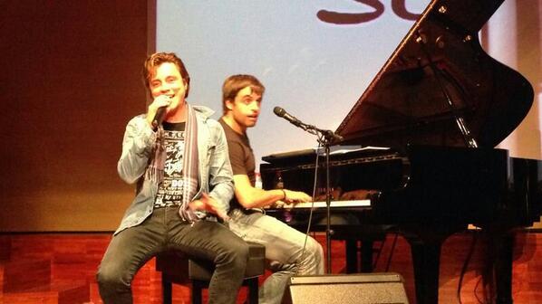 Sllistu's tweet photo. @ManuGuix @albertmrtinez http://t.co/JQUIO507DH