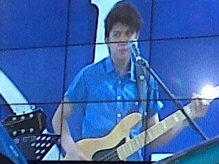 klanzio's tweet photo. Ini dia penampilan basist @potenzio @ResyaHarbie #EventFordAllNewEcoSport malam ini Cc; @ResyaPTZFC http://t.co/zJ0wO69V33