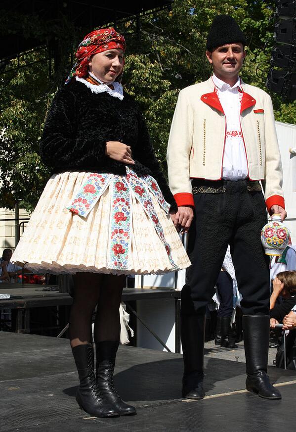 民族衣装bot على تويتر チェコ Slovacko Wine Festival And Open Heritage Uherske Hradisteの一コマ By Atillak Cc By Sa 3 0 Via Wikimedia Commons T Co Swikfdqhk1