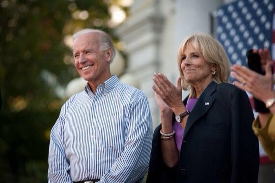 SubtextCaptain's tweet image. “@JoeBiden: Happy Easter! http://t.co/P3C68ZW6Bb” TRANSLATION: GUUUUURL...YOU BEST BELIEVE IMMA FIND DEM EGGS