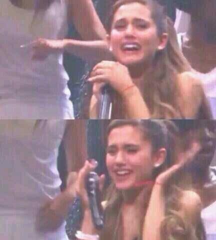 glambyalexia's tweet image. #ArianatorsLeakedProblem got Ariana like