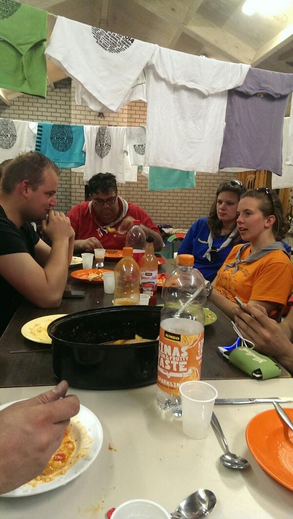 WerkstamHitMook's tweet photo. Iedereen aan tafel... #hitmook #hit2014 http://t.co/zNjeFXunbZ