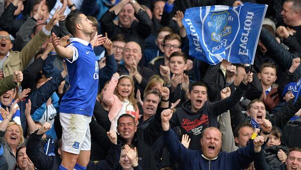 England's #UCL qualification hopefuls <a href="/Everton/">Everton</a> and <a href="/Arsenal/">Arsenal</a> both posted commanding victories: uefa.to/1r9vU7S