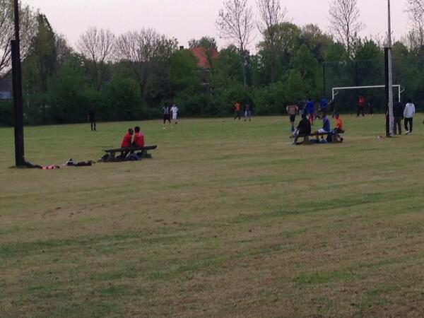 Suus (@lieshoutsuus) on Twitter photo <a href="/FCHuisseling1/">FC Huisseling</a> Vandaag het veld gemaaid en de eerste voetbalwedstrijd is een feit! Goed gebruik! #biljartlaken <a href="/FCHuisseling1/">FC Huisseling</a> Vandaag het veld gemaaid en de eerste voetbalwedstrijd is een feit! Goed gebruik! #biljartlaken