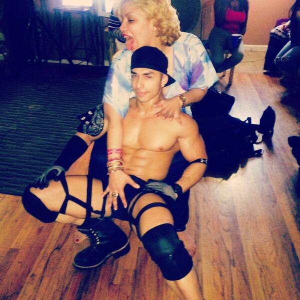 ohKei___'s tweet image. Happy Easter y&apos;all #dominicanproblems