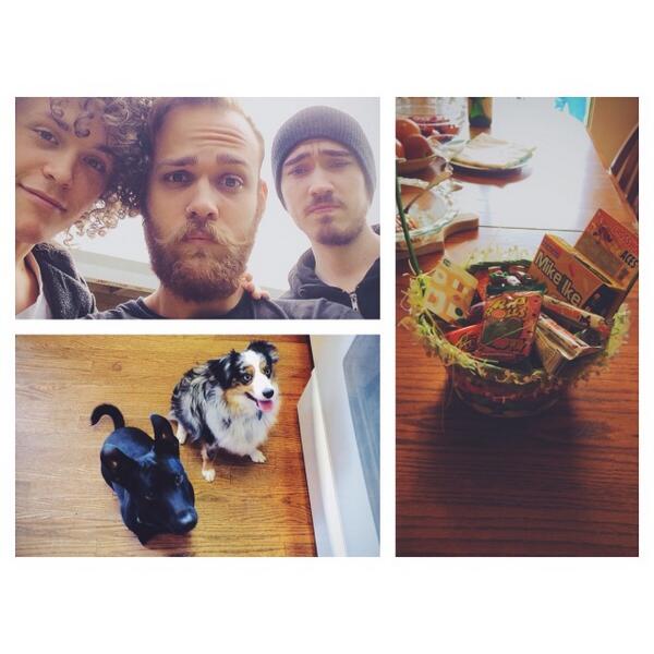 TrevorDahl's tweet image. happy holidays 😘💚 instagram.com/p/nBfwcBgwhl/