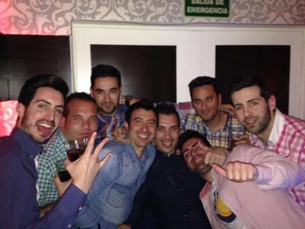 vinagre89's tweet photo. Gran noche la de ayer.con estos elementos!!! http://t.co/S4aRvEpMtM