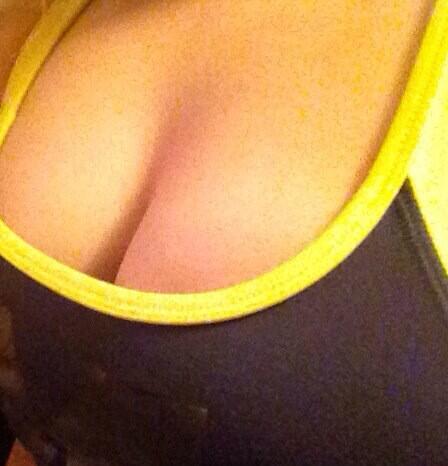 UofM_Boobs's tweet photo. Are these UofM swimmer boobs? http://t.co/axyv8ImwnY
