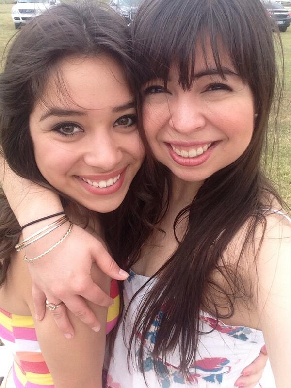 sarah_trevino5's tweet image. With my love/cousin/sis 💖💖💖 happy Easter!!! @marissa_nicole5 
#Fuel7
#JesusRose 
#EasterSunday