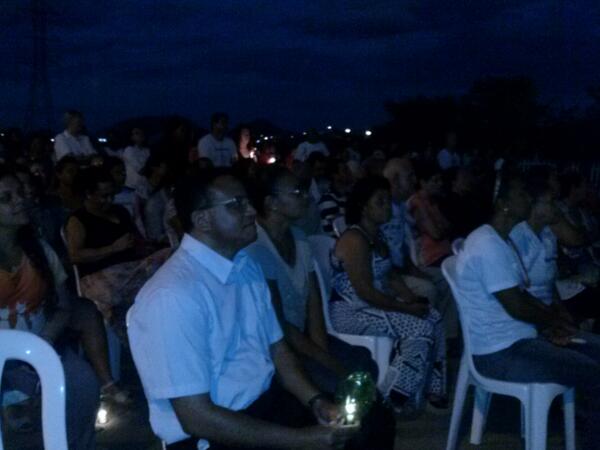 Ailton13680's tweet photo. Santa Missa da Ressurreição neste domingo as 4h na rua torres em Flexal II, paroquia N.S.Penha Flexal. http://t.co/wfAYgmFCWw