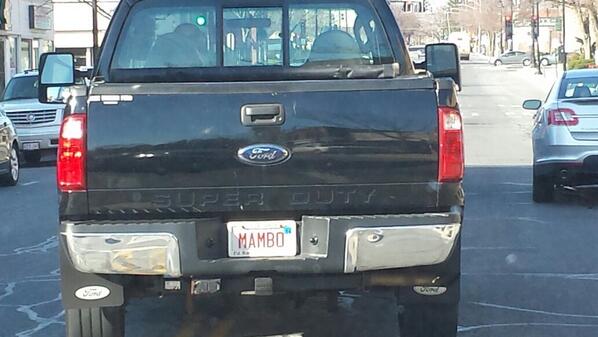 jonk_97's tweet photo. Just saw @rmlimodriver69 out for an Easter Sunday cruise.  @sternshow @HowardStern  #SSmund http://t.co/kmn2z78TzL
