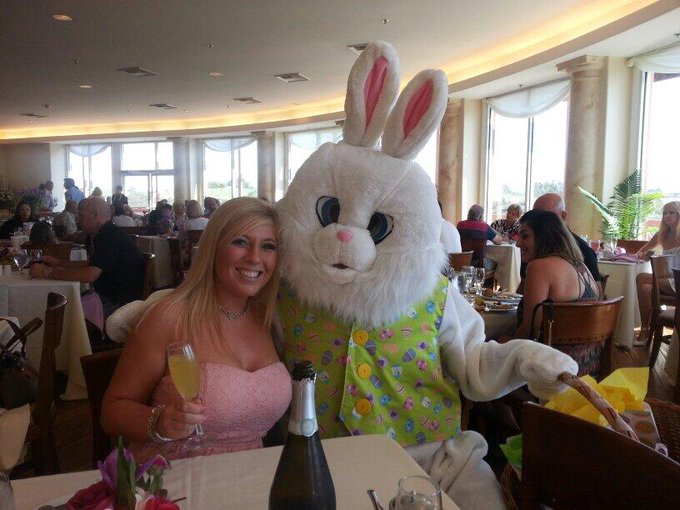 I found the Easter Bunny at brunch! He looked my eggs... http://t.co/tCMxvH0Op1<a href="/tag/rivers"class="tags"><span>#rivers</span></a><a href="/tag/diegodiego"class="tags"><span>#diegodiego</span></a>