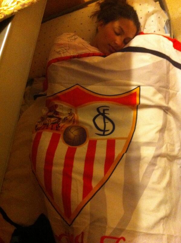 JaviAngulo87's tweet photo. Mi amor @AnaBelncar tiene un sueño de primera, jejeje tqm!! Buenas noches http://t.co/BFUKmPc0FG