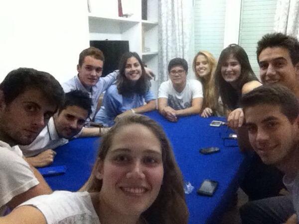 pazvegavega's tweet photo. Noche👌👌  @susanapl23 @marinalopezbast @Josema_mm @eduboes92 @victorhc99 @migueluvebe http://t.co/K96yMpdGGV