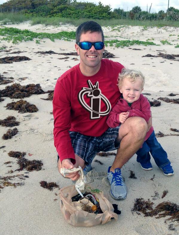 impactgum's tweet photo. Impact's Beach Cleanup http://t.co/JnN5caTPRW