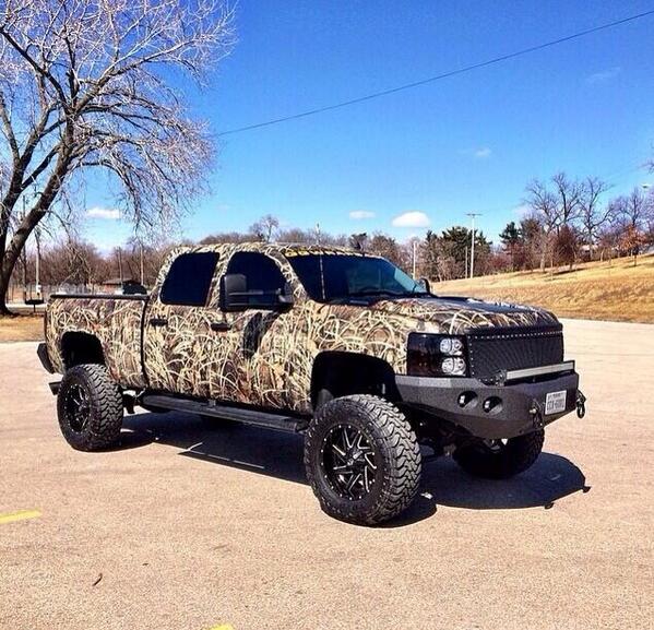 Truckpicsdaily's tweet photo. RETWEET IF YOU WOULD DRIVE THIS http://t.co/2iVlpjOY2D