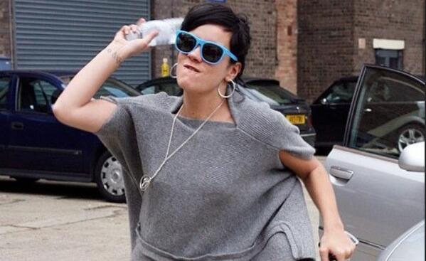 sheezuslily's tweet photo. When people insult @lilyallen http://t.co/6IvnsdtEJx
