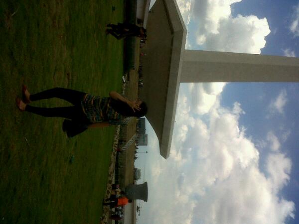 MyNameisRhere's tweet photo. Jelong2... http://t.co/3fZUWDLxed