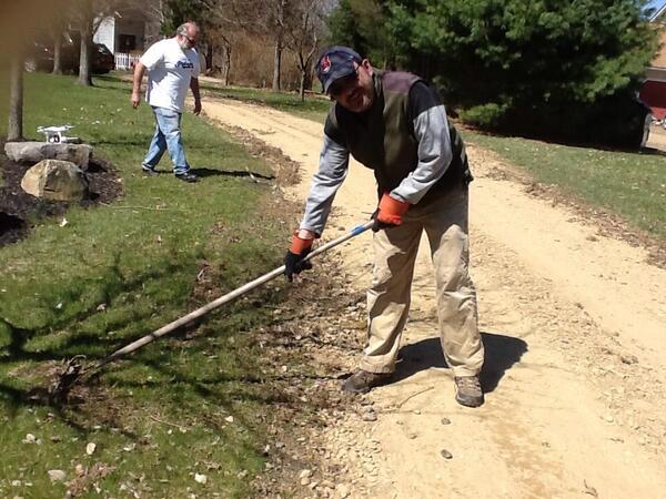 kent_timebank's tweet image. Q: How do you rake all the rocks in 2 hours on a 600 ft driveway when you're in your 70's?  A:  #Timebank!
