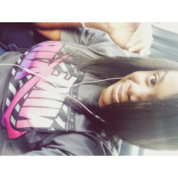 withloveq's tweet image. Avi ??? #FollowerQuestion