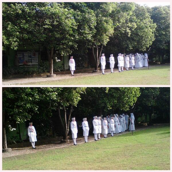 Kartini2 muda <a href="/pasumagres/">Paskibra SMANEMA</a> dalam upacara pagi hari ini. Selamat hari kartini bagi seluruh waraga smanema^^